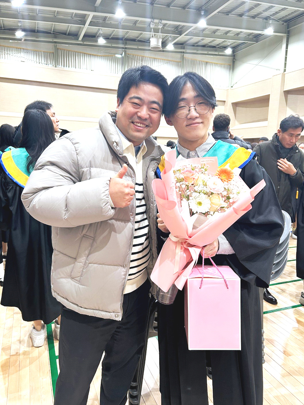 교회 목사님과 같이 한컷.